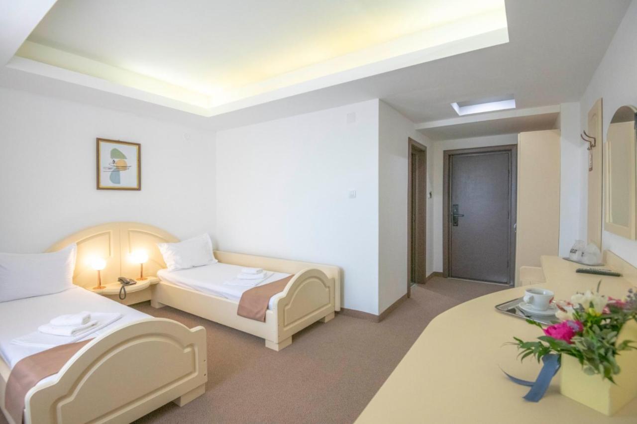 Hotel Randy Constanta Ngoại thất bức ảnh
